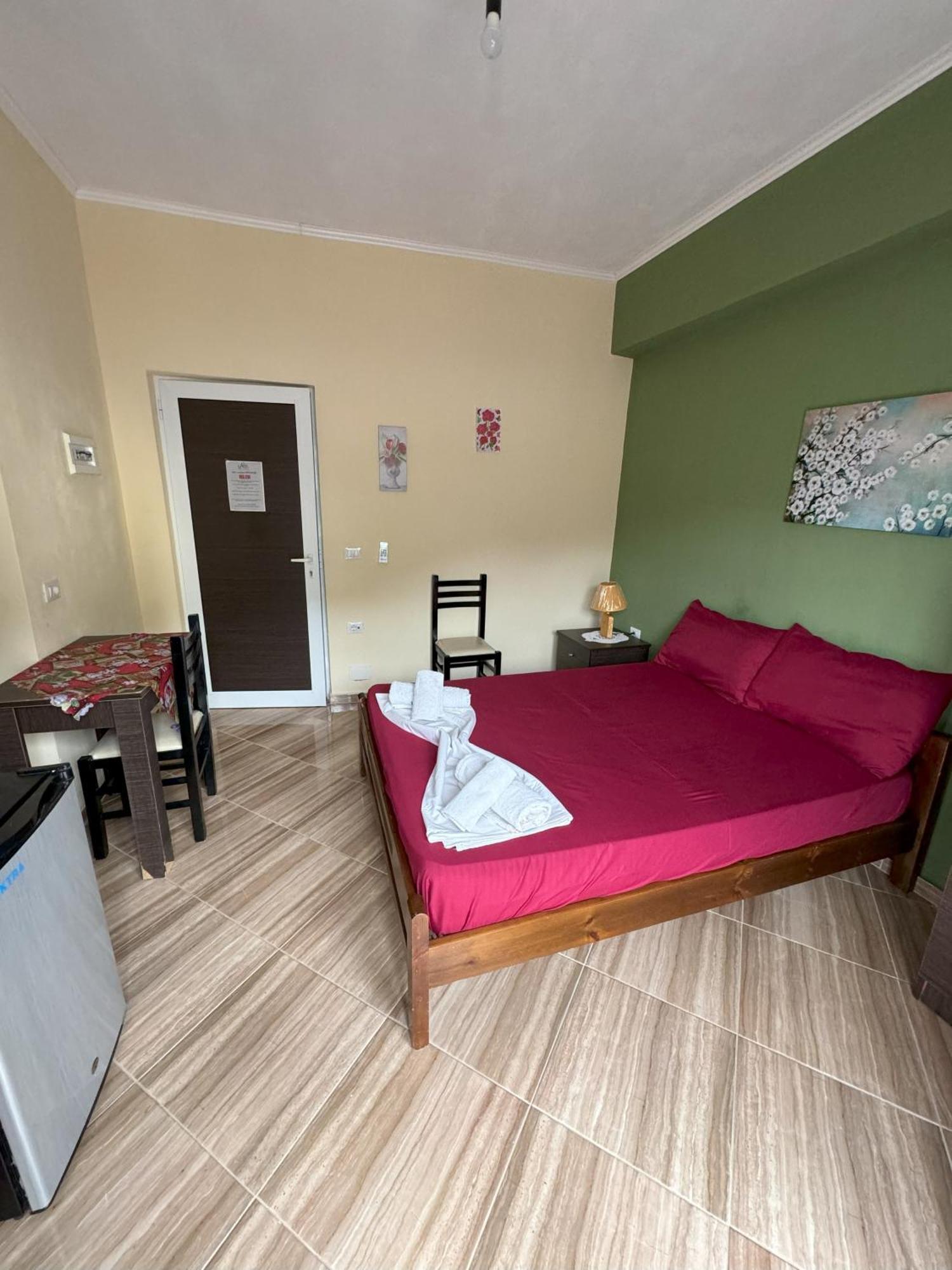 Adrian Agustin Rooms Lukovë Exteriér fotografie