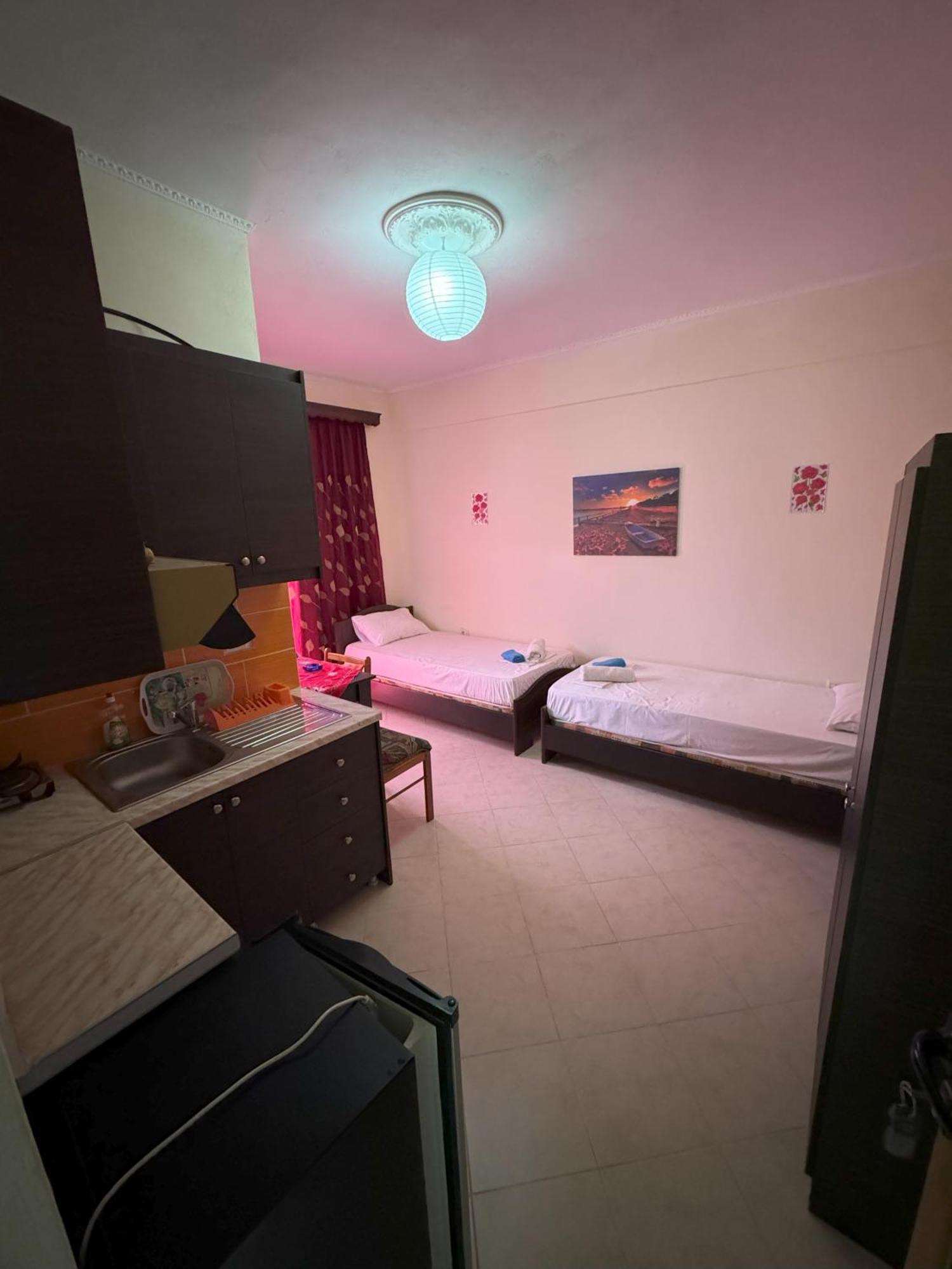 Adrian Agustin Rooms Lukovë Exteriér fotografie