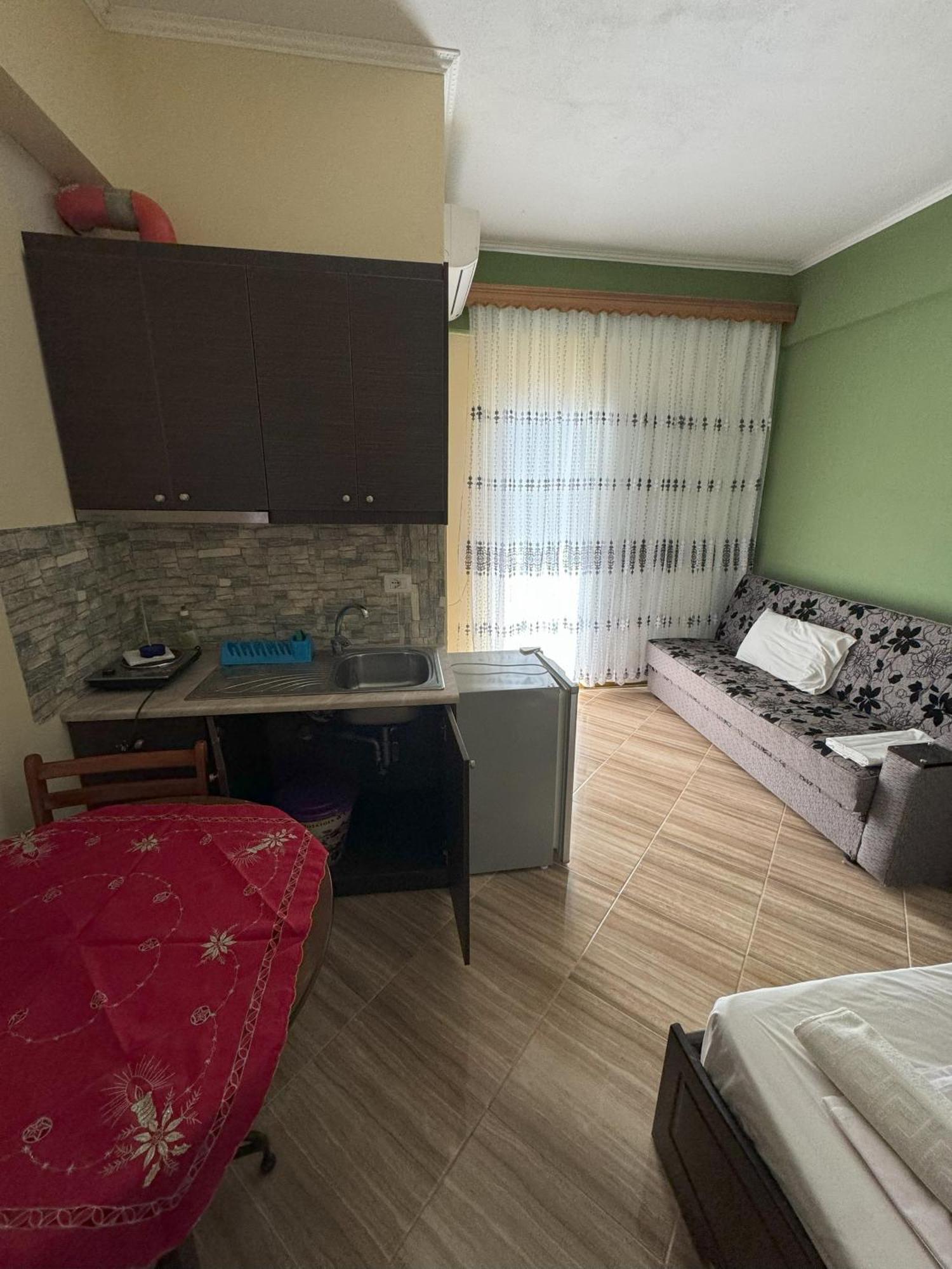 Adrian Agustin Rooms Lukovë Exteriér fotografie